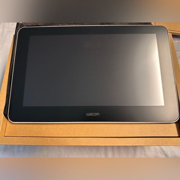 WACOM One 13" Display Tablet - Picture 3 of 6
